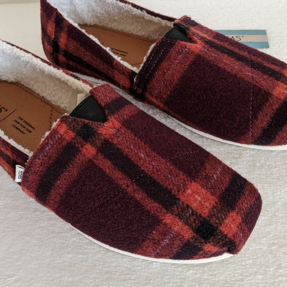 TOMS Slip On Flats Belmont Wool Blend Red Plaid Upper Faux Shearling Lined 9 NWT - Picture 6 of 13
